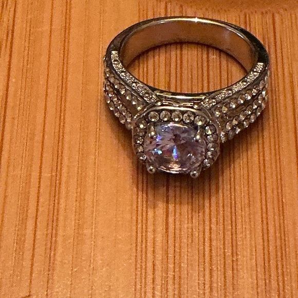 Rhinestone plated White K size 8 ring, Brand New - Picture 3 of 3